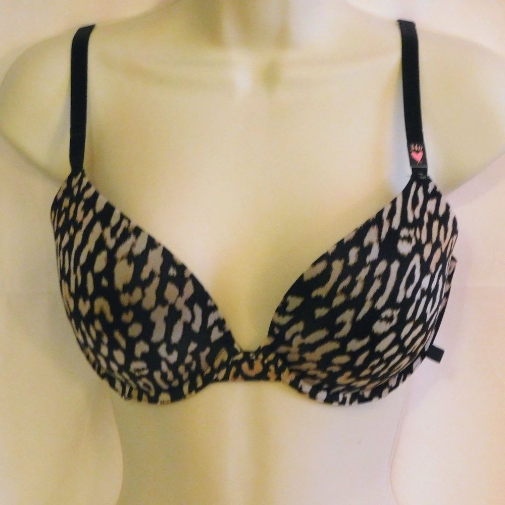 Victorias Secret Push-Up Bra, 34D, Brand New
